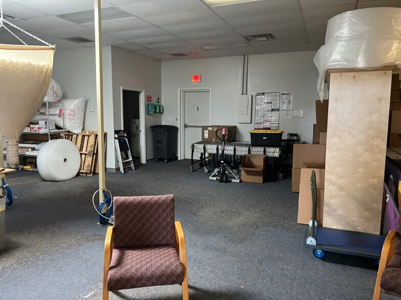 More Photos Of 26200 Vista Dr, Waves Unknown For Lease