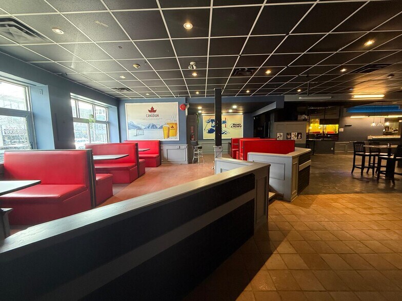 More Photos Of 18-22 Dunlop St W, Barrie Storefront For Lease