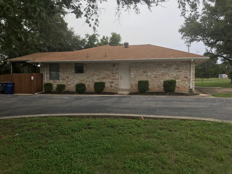 More Photos Of 2500 S Bagdad Rd, Leander Freestanding For Sale