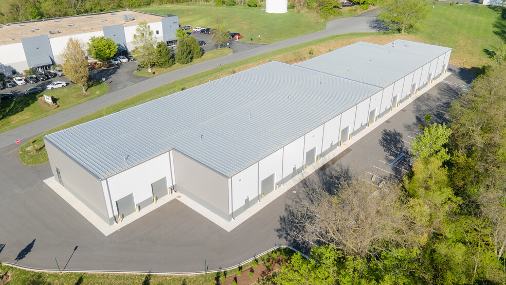 Primary Photo Of 3950 Dartmouth Ct, Frederick Warehouse For Lease