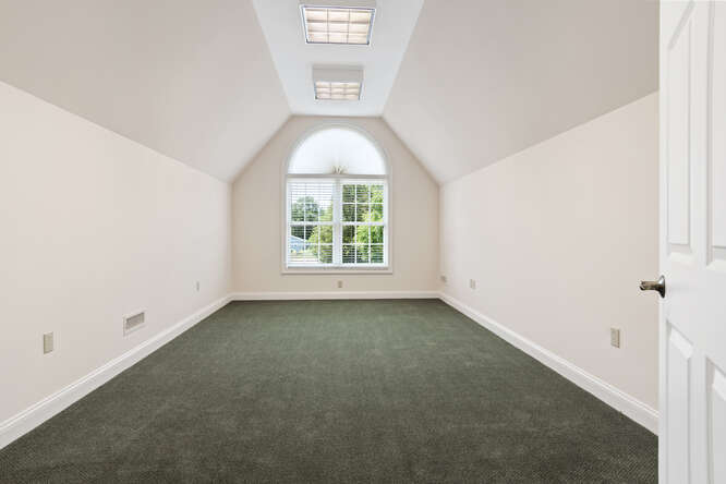 More Photos Of 1103 S Talbot St, Saint Michaels Loft Creative Space For Sale