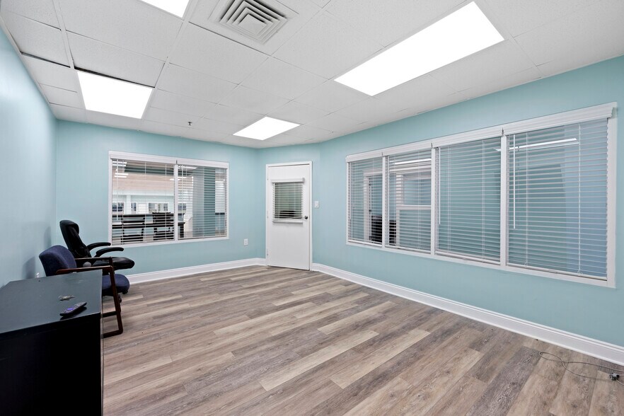 More Photos Of 5420 Hickory St, Panama City Office For Lease