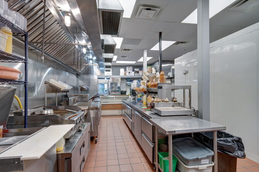More Photos Of 351 Southland Dr, Lexington Fast Food For Sale