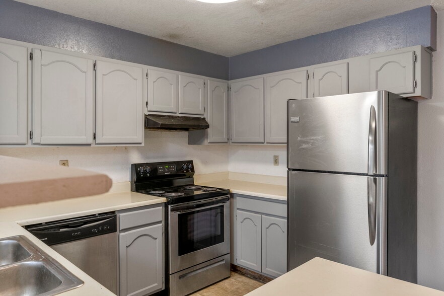 More Photos Of 2305 Split Rock Dr, Colorado Springs Apartments For Sale