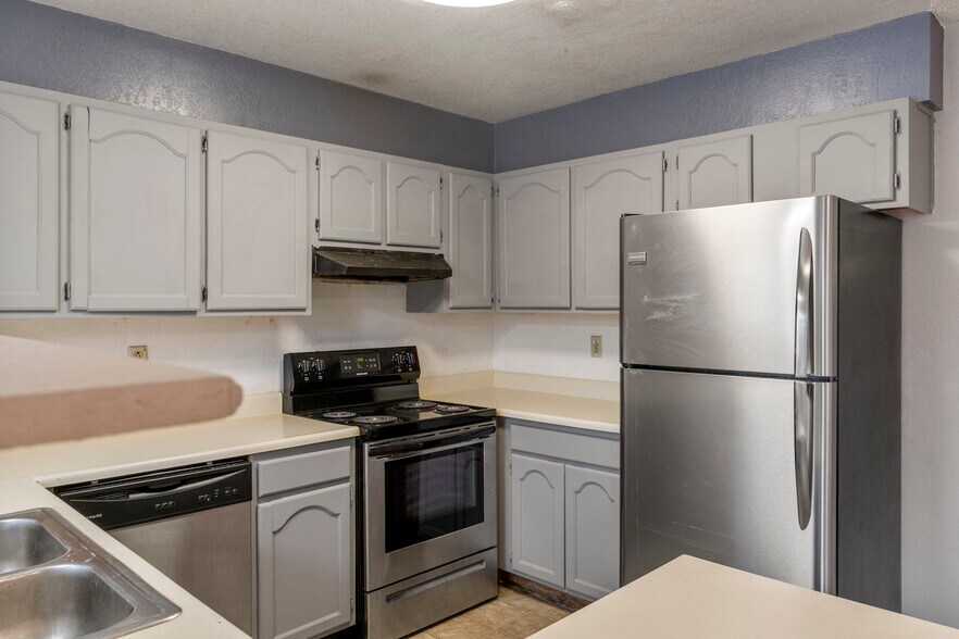 More Photos Of 2305 Split Rock Dr, Colorado Springs Apartments For Sale