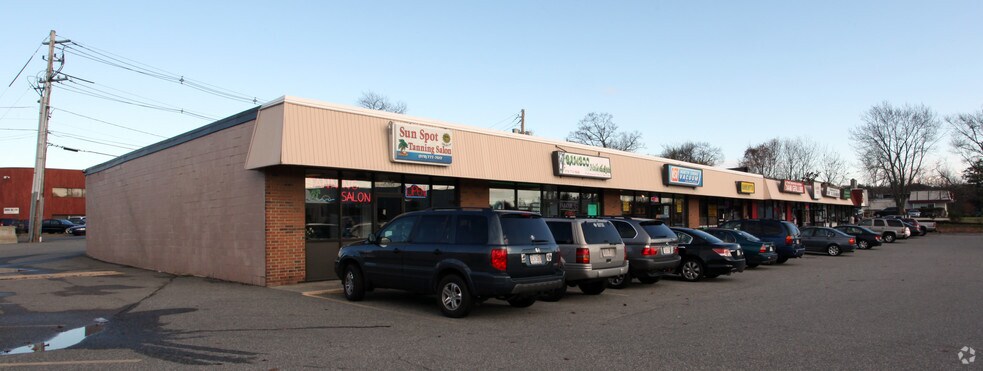 More Photos Of 236-250 S Main St, Middleton General Retail For Lease