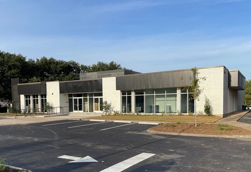Primary Photo Of 110 N Main St, Mauldin Bank For Lease