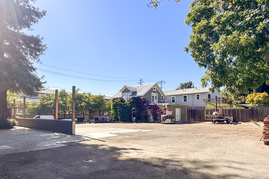 More Photos Of 5874 Doyle St, Emeryville Office For Sale