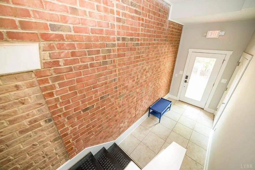 More Photos Of 121 Northwynd Cir, Lynchburg Apartments For Sale