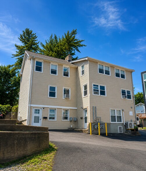 Primary Photo Of 17 Tiernans Ln, Dobbs Ferry Apartments For Sale