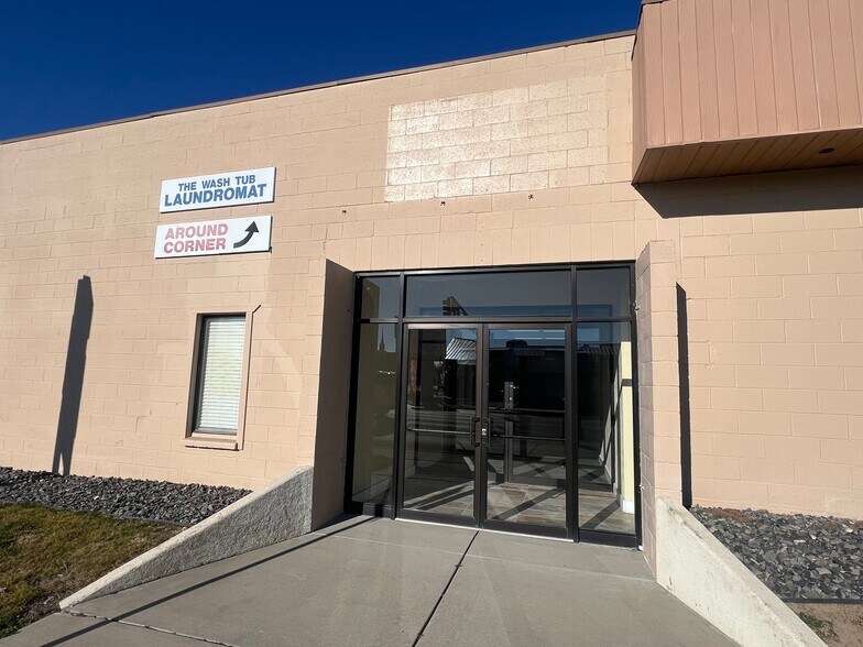 More Photos Of 49 NW 1st St, Ontario Freestanding For Sale