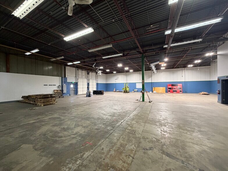 More Photos Of 5130 Executive Blvd, Fort Wayne Light Distribution For Lease