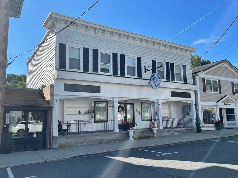 Primary Photo Of 265 Main St, Cornwall Schools For Sale