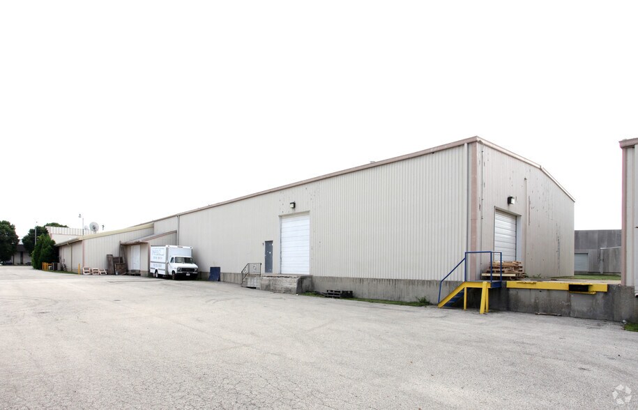 More Photos Of 2415 Mcdonough St, Joliet Warehouse For Lease