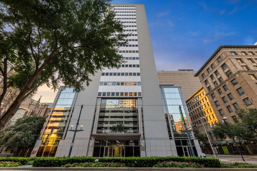 Primary Photo Of 1300 Main St, Houston Office For Lease