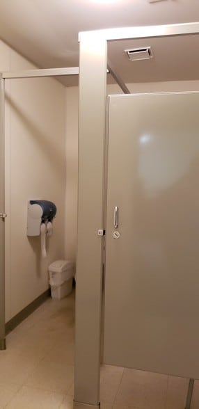 More Photos Of 49532-49540 Gratiot Ave, Chesterfield Freestanding For Lease