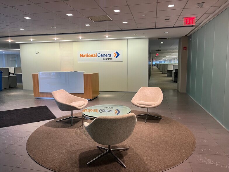 More Photos Of 550 Essjay Rd, Williamsville Loft Creative Space For Lease