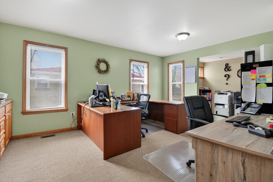 More Photos Of 175 2nd St, Belleville Office For Sale