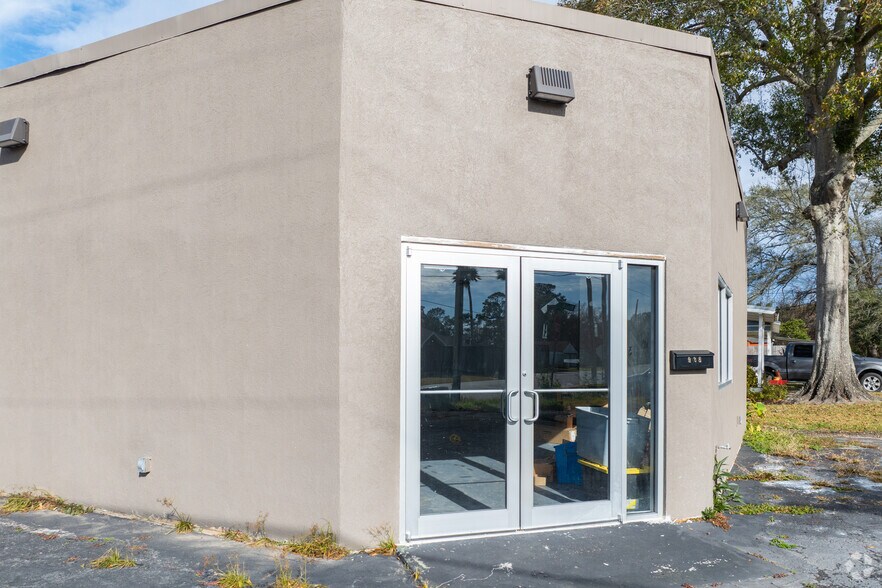 More Photos Of 928 Block St, Port Neches Office Residential For Sale