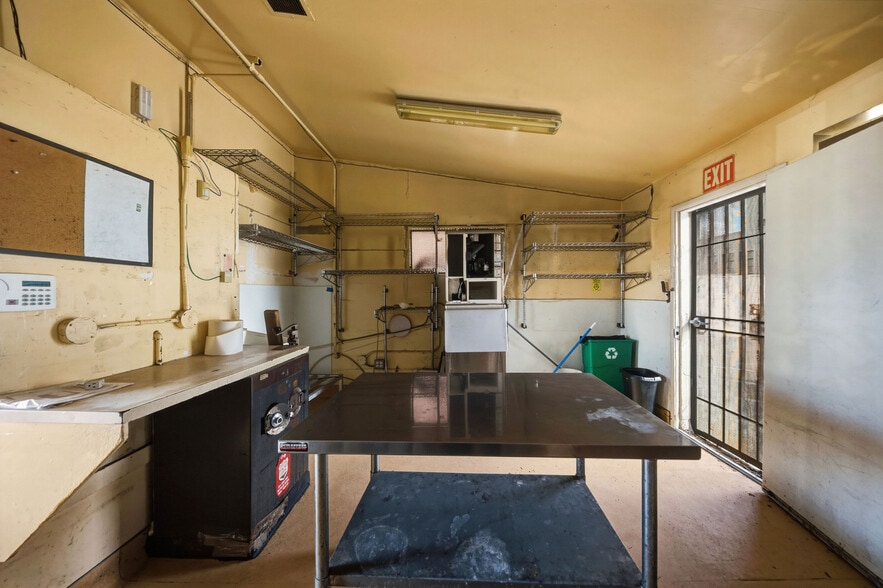 More Photos Of 951 C St, Hayward Fast Food For Sale