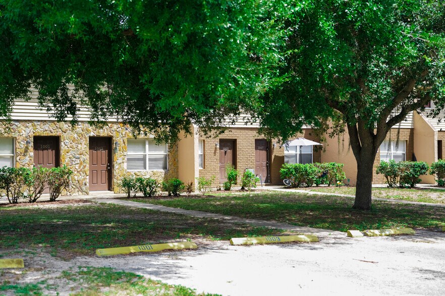 More Photos Of 1000 S Lake Anoka Blvd, Avon Park Multifamily For Sale