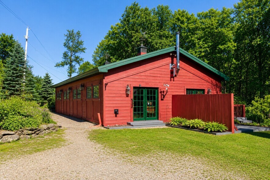 More Photos Of 304 Sutherland Rd, East Meredith Lodge Meeting Hall For Sale