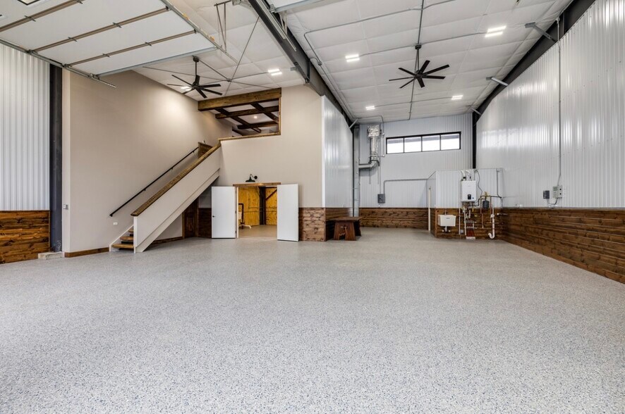 More Photos Of 663 Valerie Ave, Hudson Self Storage For Sale