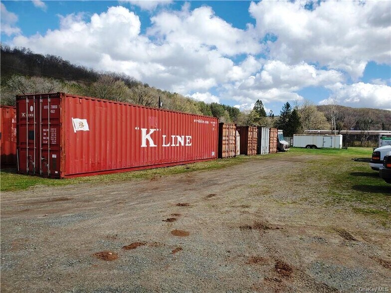 More Photos Of 206 Service Rd, Parksville Office For Sale