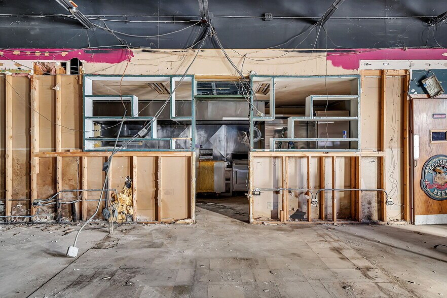 More Photos Of 2357 Plainfield Rd, Crest Hill General Retail For Lease