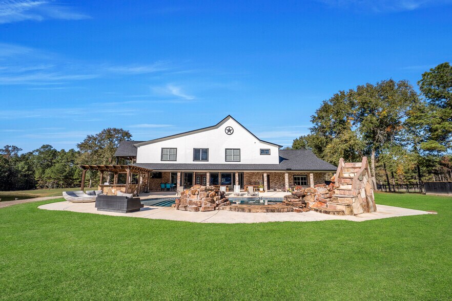 More Photos Of 5607 Sapp Rd, Conroe Lodge Meeting Hall For Sale