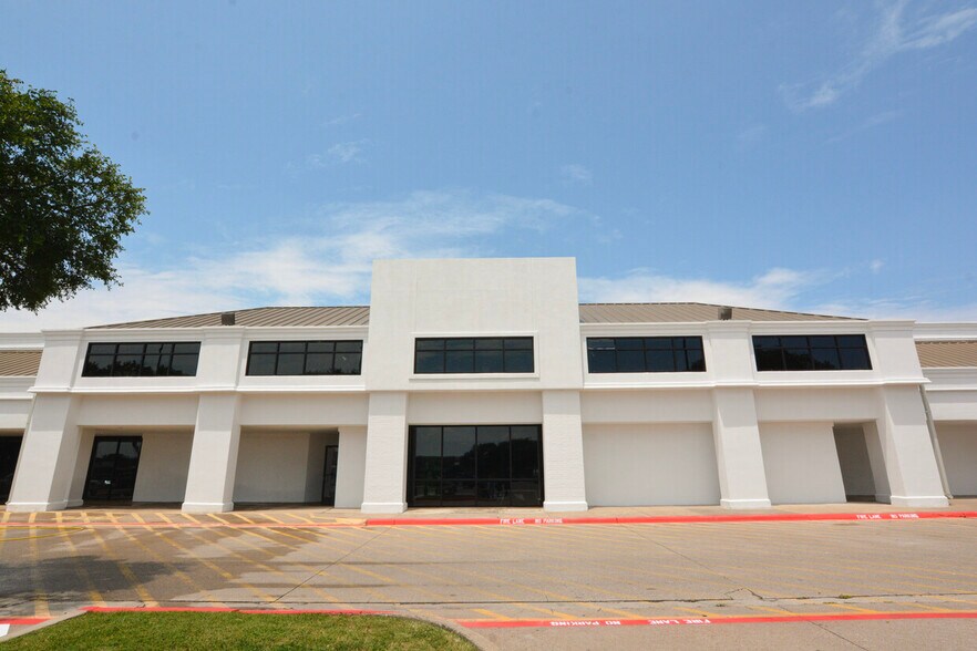 More Photos Of 2661 Midway Rd S, Carrollton Showroom For Lease