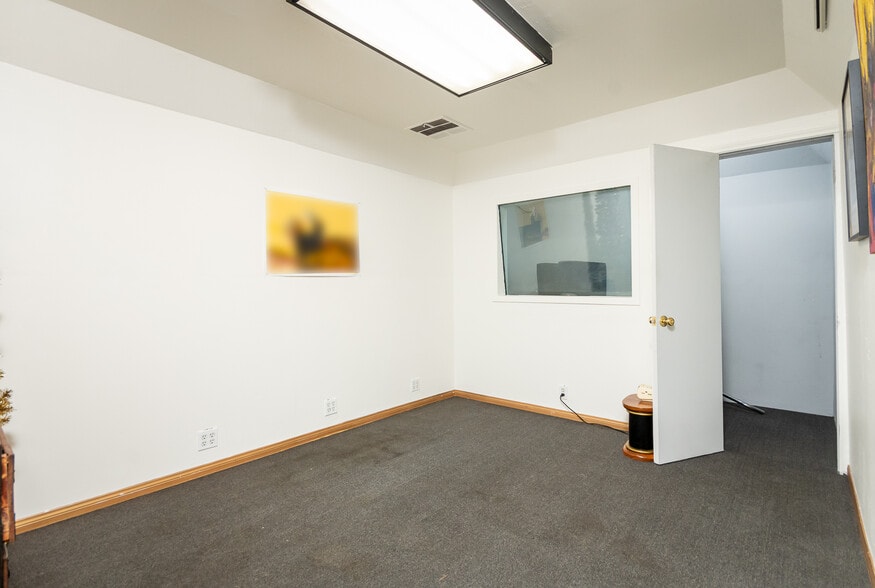 More Photos Of 831 S Main St, Burbank Warehouse For Sale