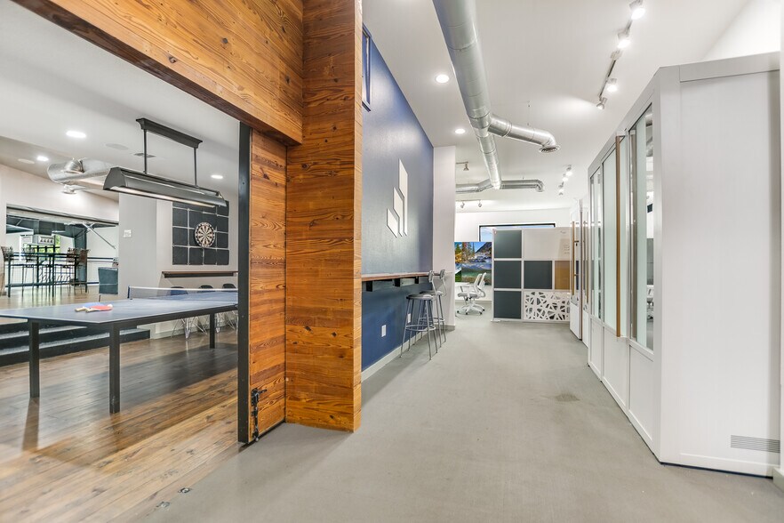 More Photos Of 3700 Thompson St, Austin Loft Creative Space For Lease