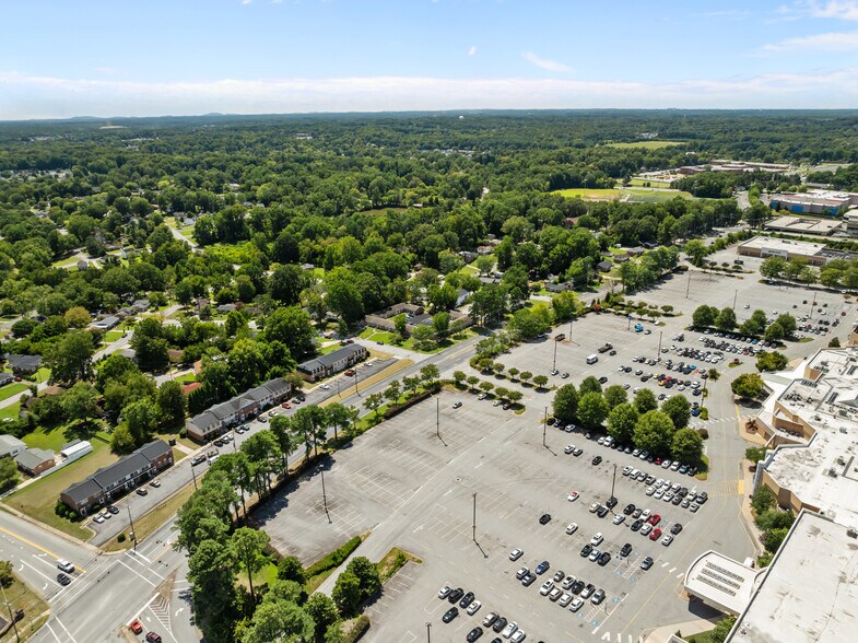 More Photos Of 2501 Vanstory St, Greensboro Apartments For Sale