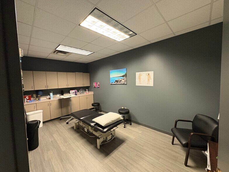 More Photos Of 1624 Westgate Cir, Brentwood Medical For Lease