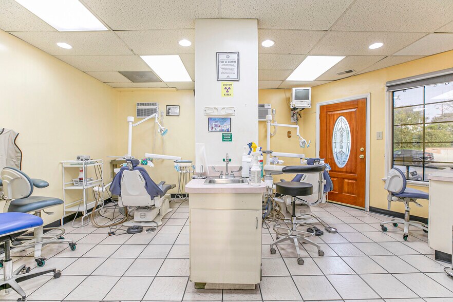 More Photos Of 1140 E Chevy Chase Dr, Glendale Office Residential For Sale