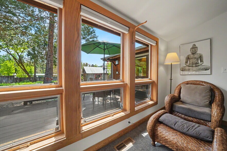 More Photos Of 21376 Consolation St, Volcano Specialty For Sale