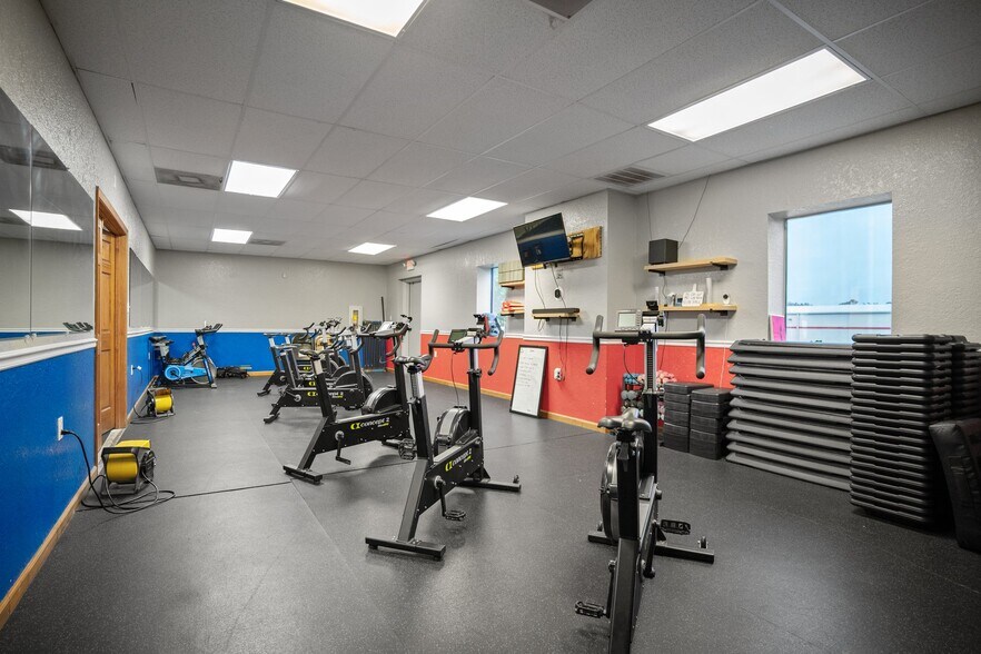 More Photos Of 140 NE Yellow Pine Ave, Madison Restaurant For Sale