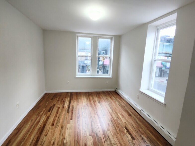 More Photos Of 95-20 Jamaica Ave, Woodhaven Storefront Retail Residential For Sale