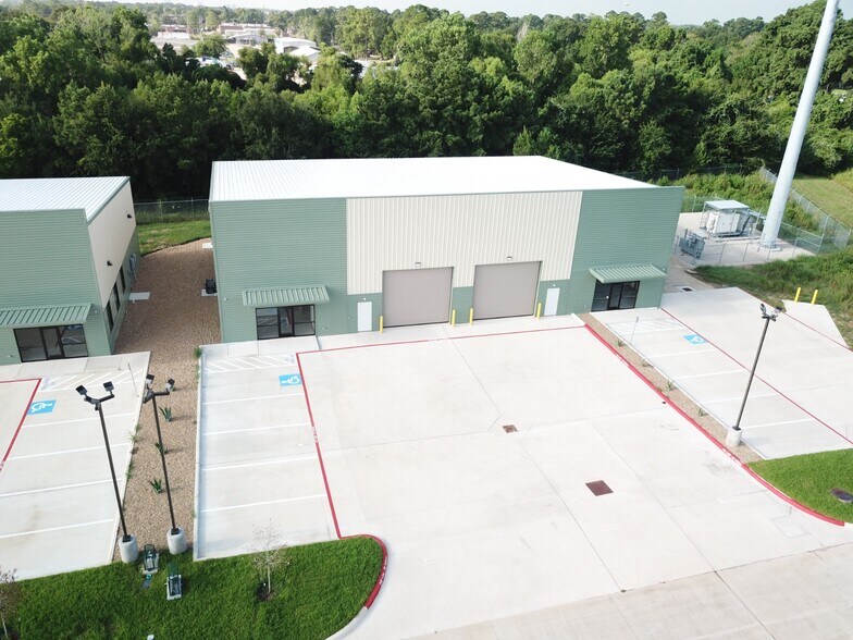 More Photos Of 16217 North Fwy, Houston Unknown For Lease