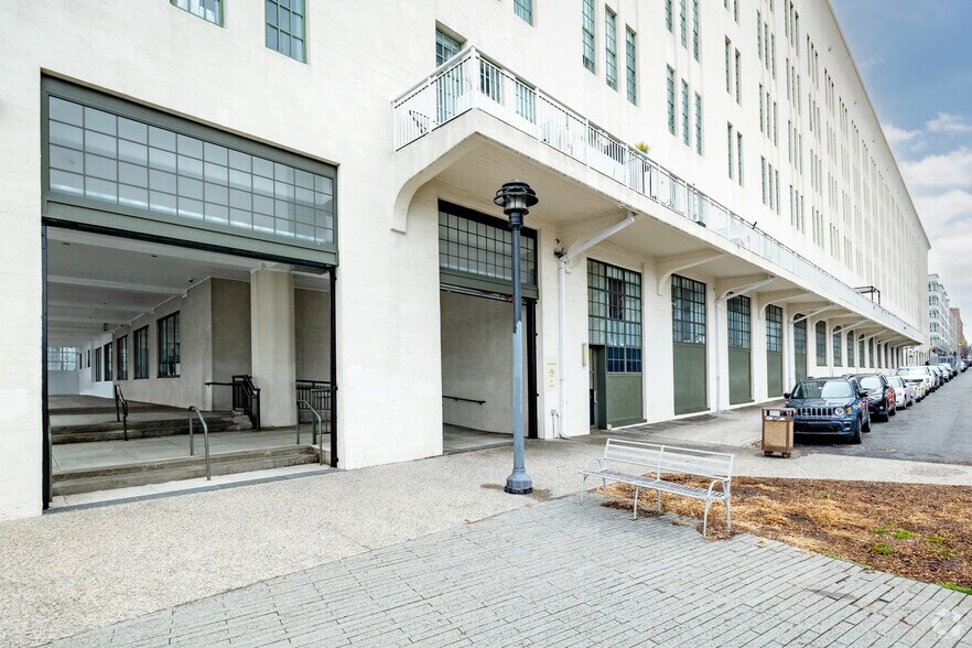 More Photos Of 184-198 Kent Ave, Brooklyn Apartments For Lease