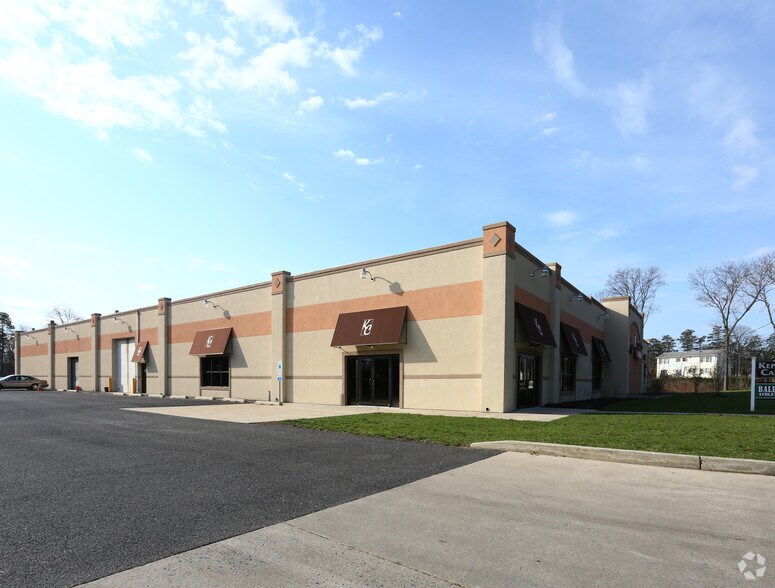 More Photos Of 110 Cushman Ave, West Berlin Showroom For Lease