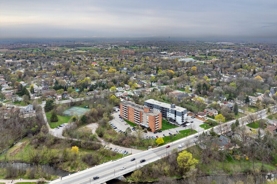 More Photos Of 143 Main St S, Brampton Apartments For Sale