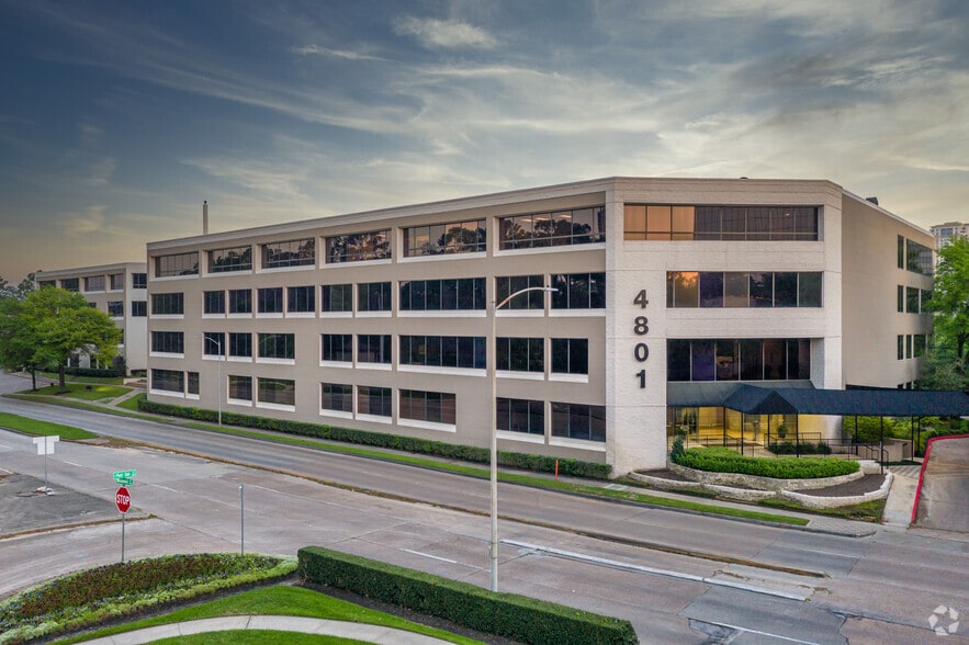 More Photos Of 4801 Woodway Dr, Houston Office For Lease