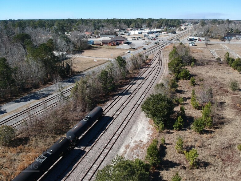 More Photos Of 304 Hoover St N, Hampton Manufacturing For Sale