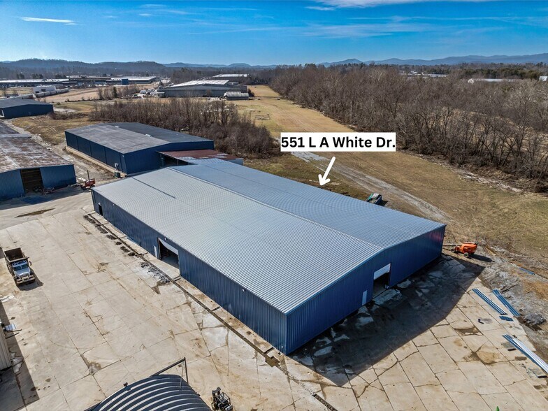 More Photos Of 551 L A White Dr, Fletcher Flex For Lease