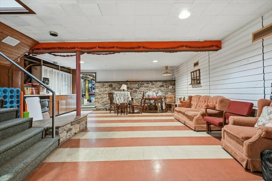 More Photos Of 306 W Main St, Pen Argyl Healthcare For Sale