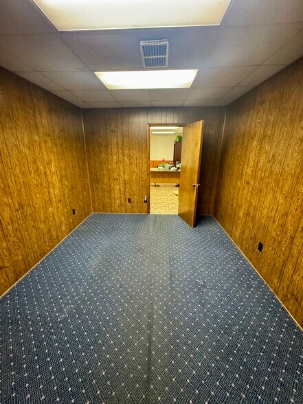 More Photos Of 555 Parque Dr, Ormond Beach Office For Sale