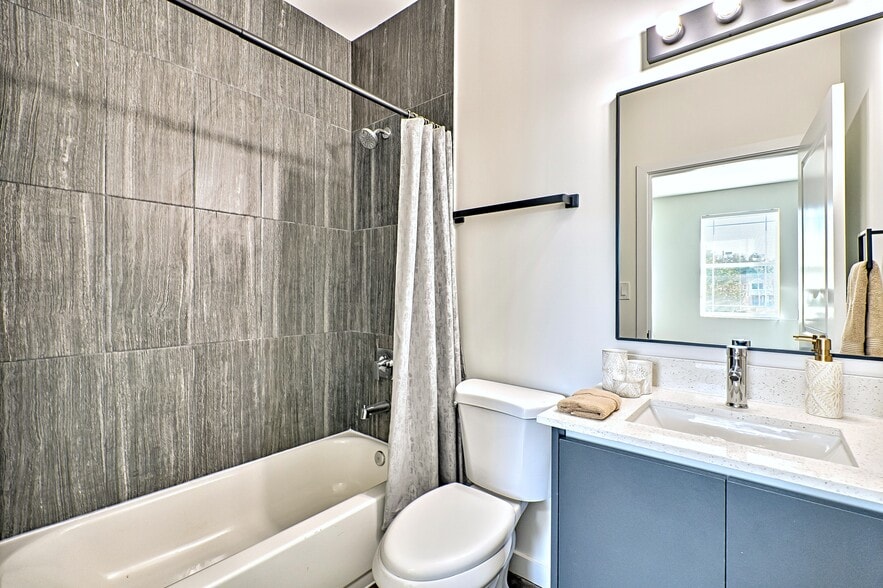 More Photos Of 1599 NW 29th Rd, Gainesville Multifamily For Sale