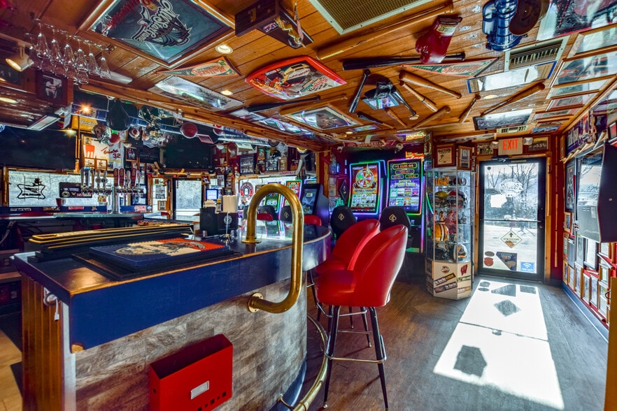 More Photos Of 10267 US Highway 14, Mazomanie Sports And Entertainment For Sale